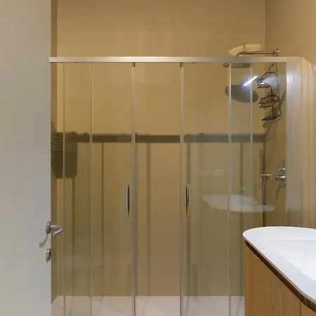 Апартаменты Modern Comfort In The Heart Of - Bemyhost *