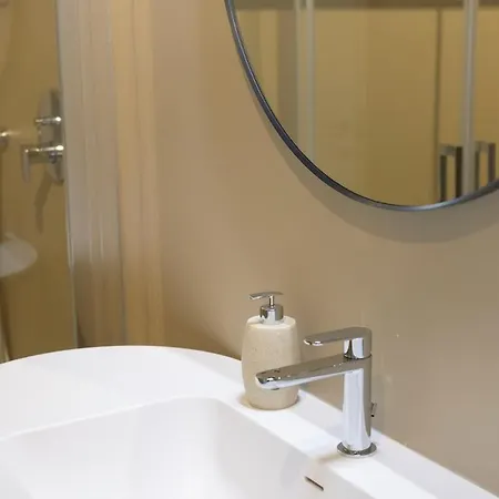 Modern Comfort In The Heart Of - Bemyhost Болонья